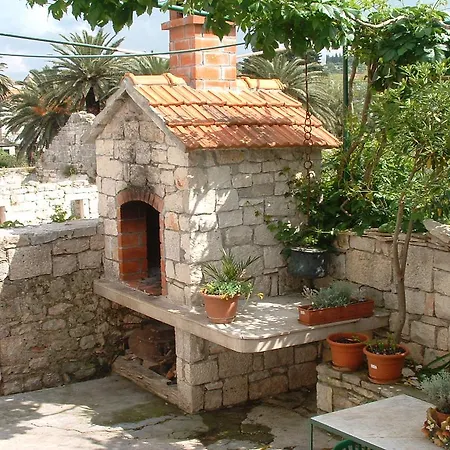 Antica Apartament Sutivan